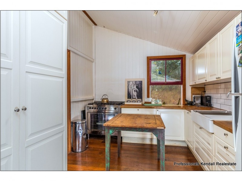 19 Beacon Road, Tamborine Mountain QLD 4272