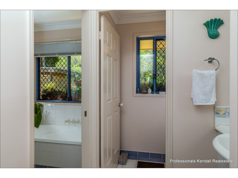 454-456 Henri Robert Drive, Tamborine Mountain QLD 4272