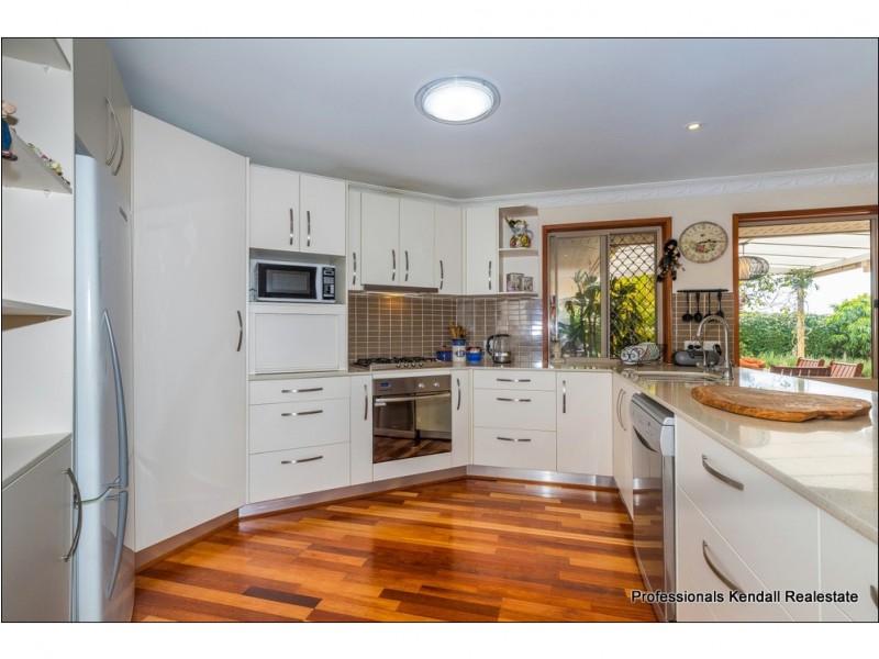 40 Sierra Dr, Tamborine Mountain QLD 4272 Professionals Tamborine