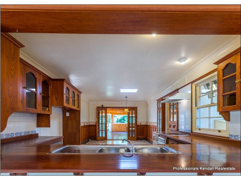 21 Bateke Road, Tamborine Mountain QLD 4272