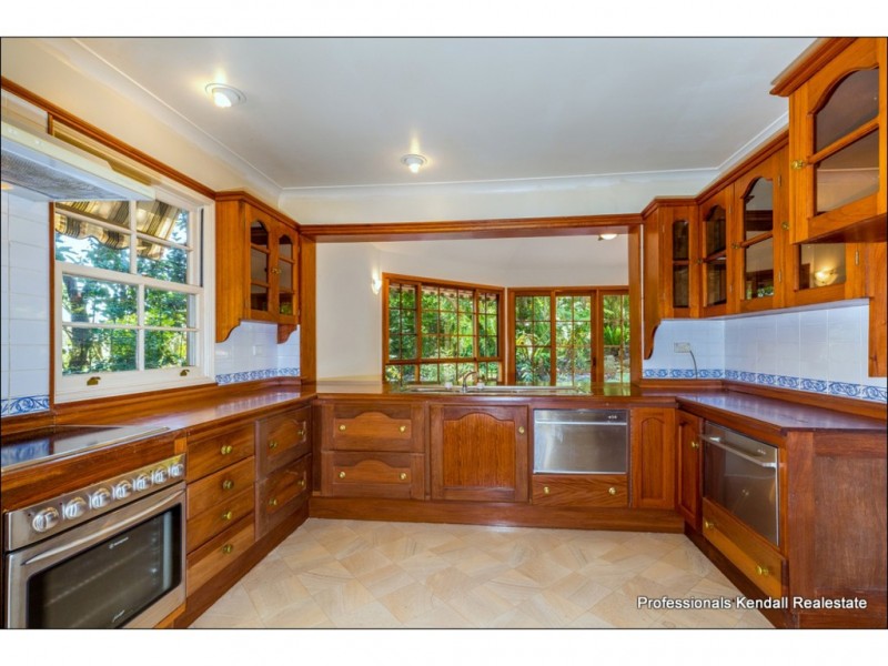 21 Bateke Road, Tamborine Mountain QLD 4272