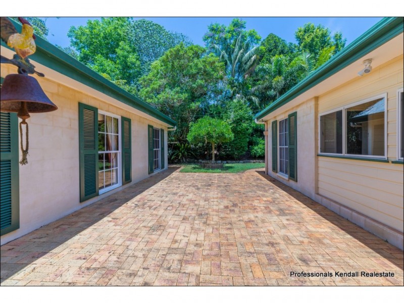 21 Bateke Road, Tamborine Mountain QLD 4272