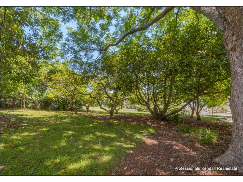 21 Bateke Road, Tamborine Mountain QLD 4272