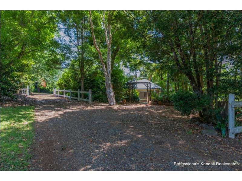 21 Bateke Road, Tamborine Mountain QLD 4272