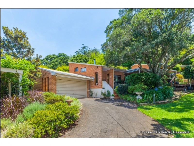 18 Carey Parade, Tamborine Mountain QLD 4272