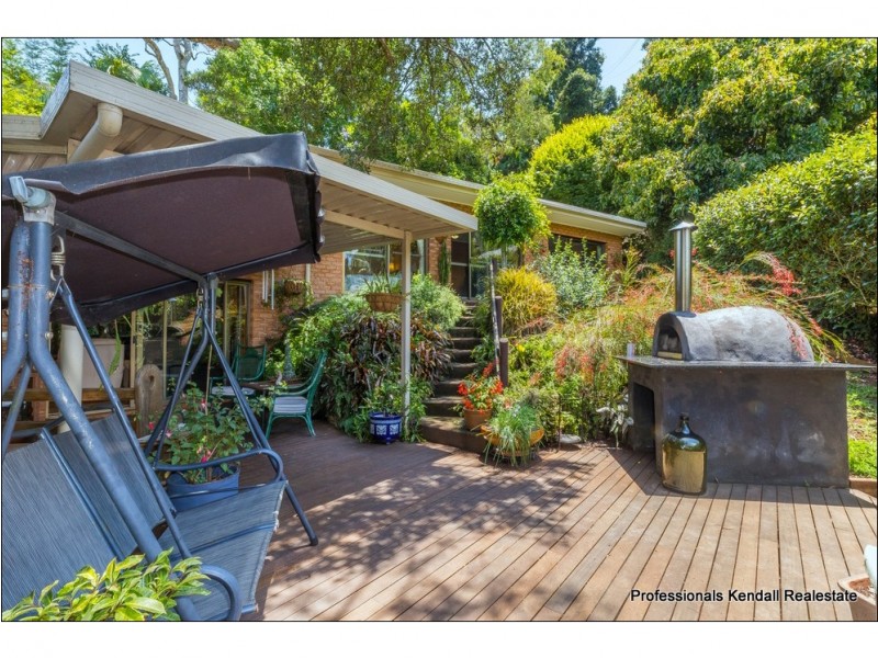 18 Carey Parade, Tamborine Mountain QLD 4272