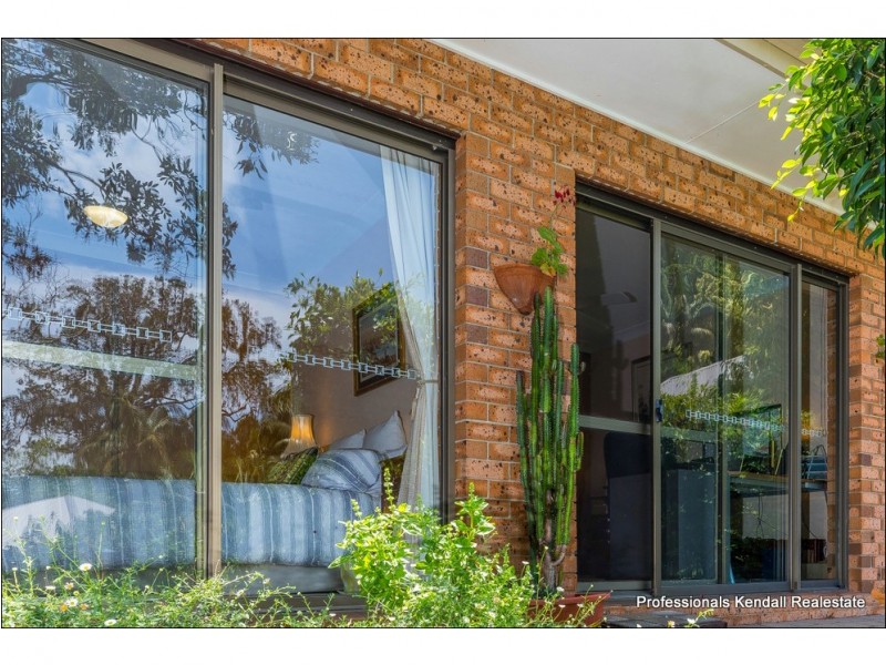 18 Carey Parade, Tamborine Mountain QLD 4272