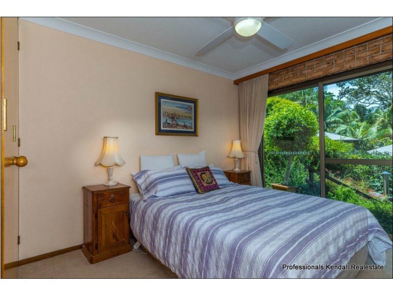 18 Carey Parade, Tamborine Mountain QLD 4272