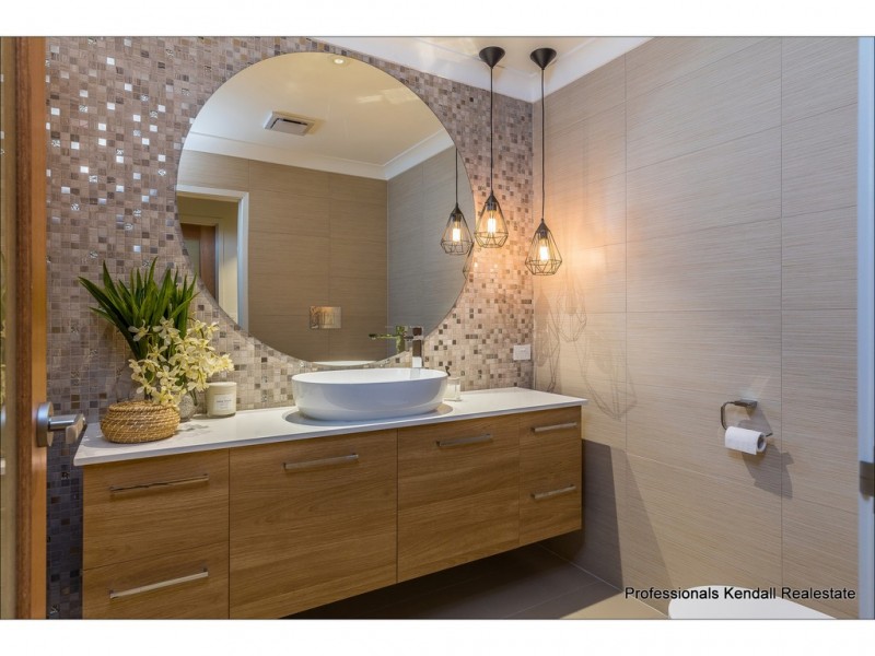 24 Magnetic Drive, Tamborine Mountain QLD 4272