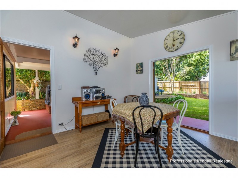 22 Beechmont Ave, Tamborine Mountain QLD 4272