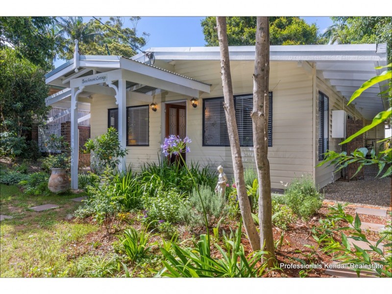 22 Beechmont Ave, Tamborine Mountain QLD 4272