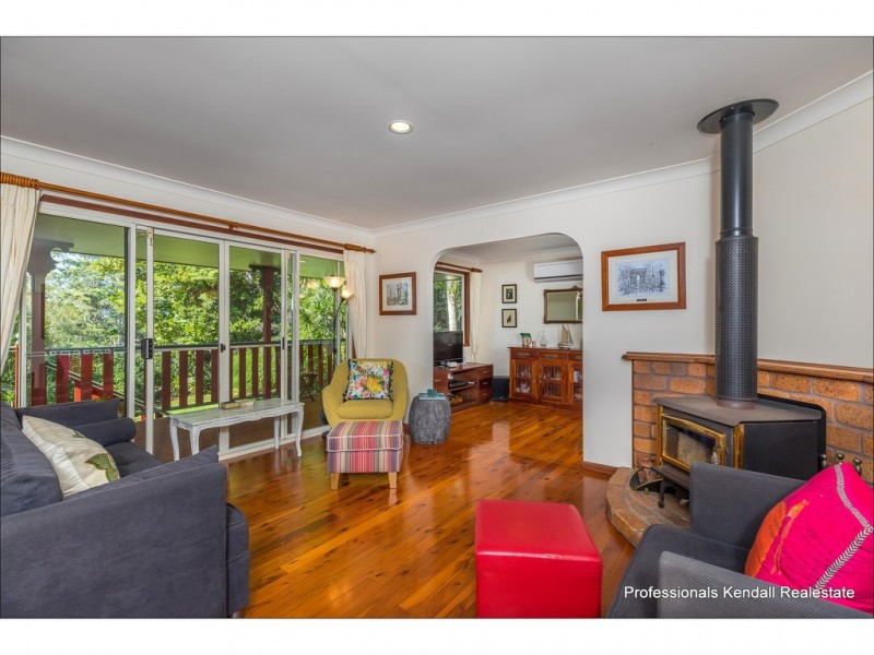 16 Katoomba Crescent, Tamborine Mountain QLD 4272
