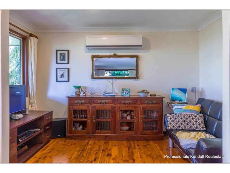 16 Katoomba Crescent, Tamborine Mountain QLD 4272