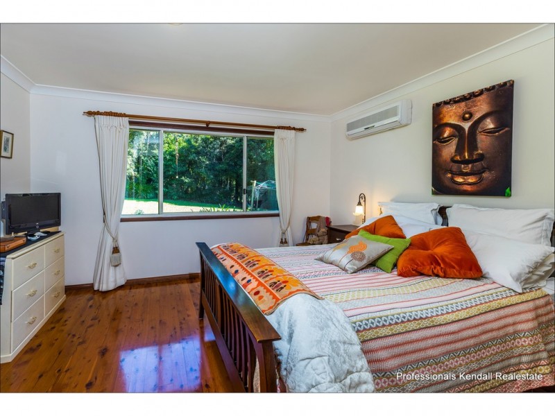 16 Katoomba Crescent, Tamborine Mountain QLD 4272