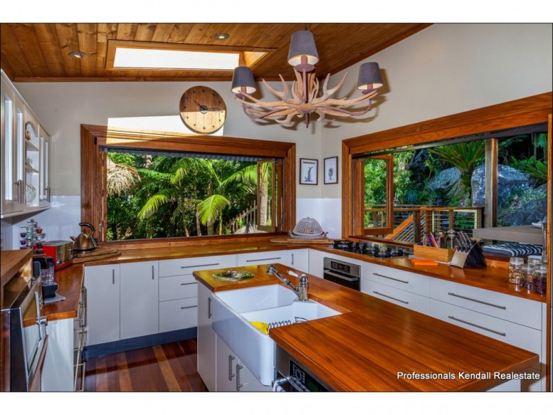 22 Carey Parade, Tamborine Mountain QLD 4272