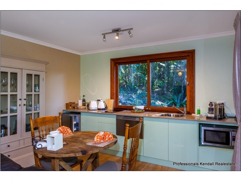22 Carey Parade, Tamborine Mountain QLD 4272