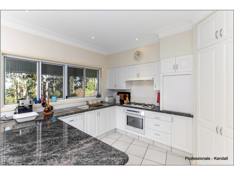 25 Munro Court, Tamborine Mountain QLD 4272