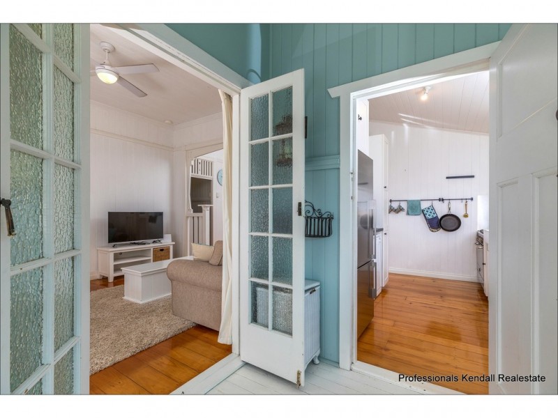 10 Demavend Drive, Tamborine Mountain QLD 4272