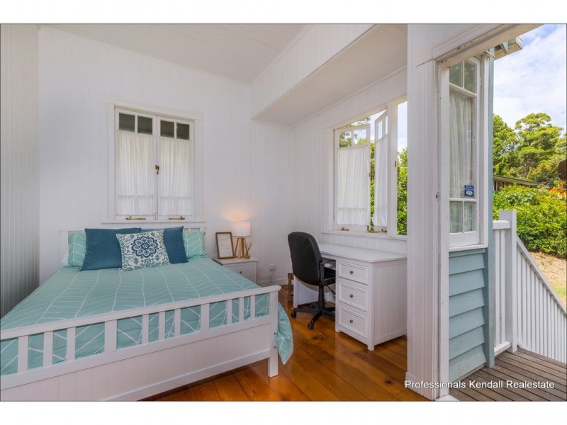 10 Demavend Drive, Tamborine Mountain QLD 4272