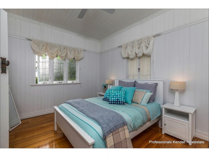 10 Demavend Drive, Tamborine Mountain QLD 4272