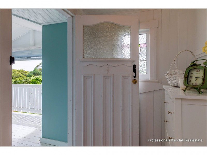 10 Demavend Drive, Tamborine Mountain QLD 4272