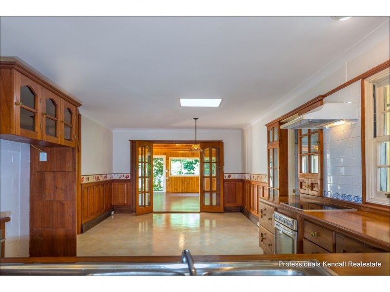 21 Bateke Road, Tamborine Mountain QLD 4272