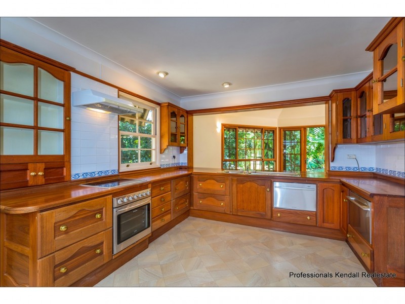 21 Bateke Road, Tamborine Mountain QLD 4272