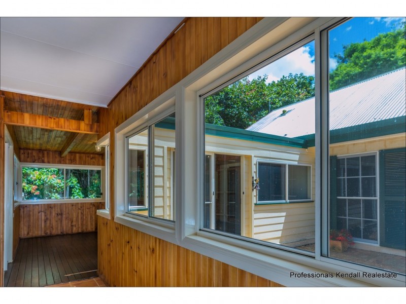 21 Bateke Road, Tamborine Mountain QLD 4272