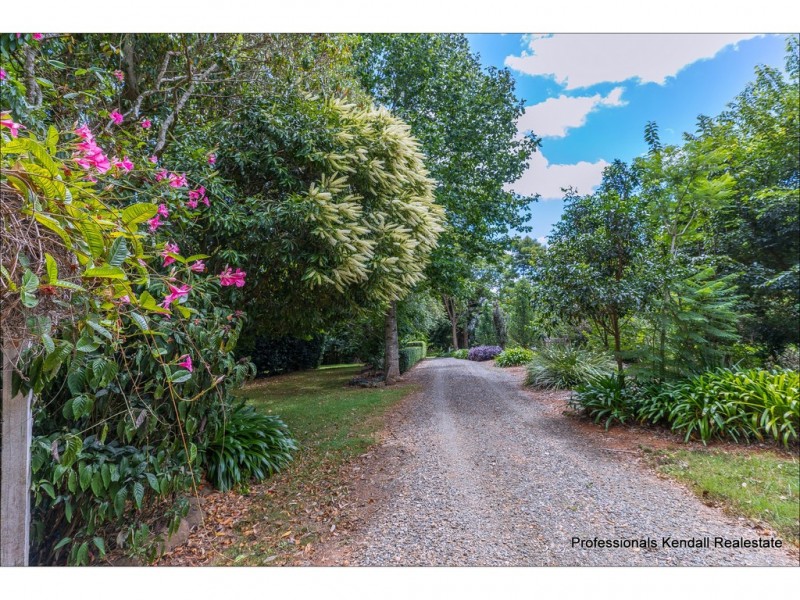 21 Bateke Road, Tamborine Mountain QLD 4272