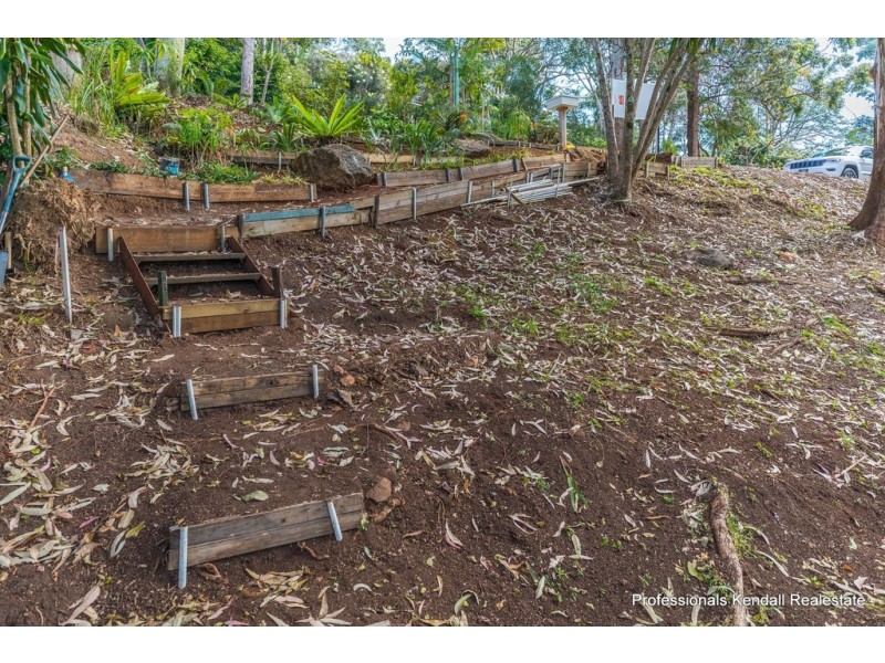 75 Contour Road, Tamborine Mountain QLD 4272