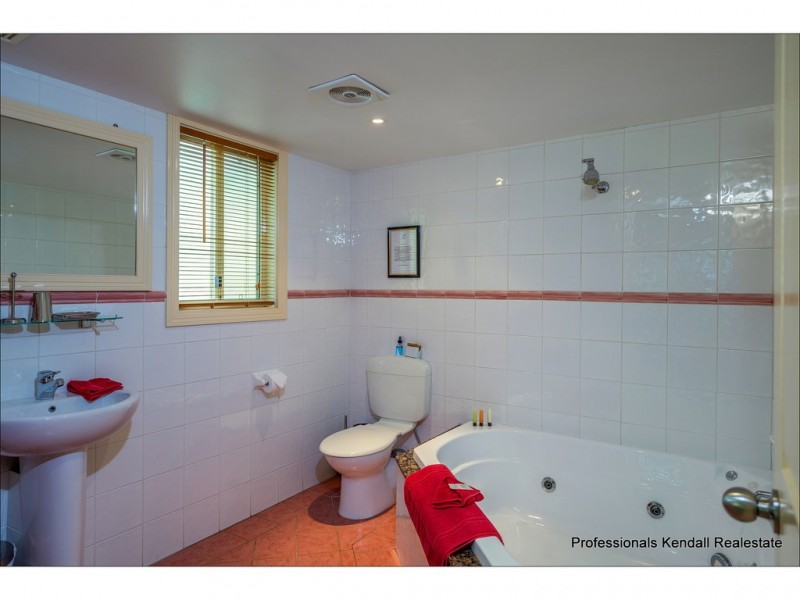 1718 Tamborine-Oxenford Road, Wongawallan QLD 4210