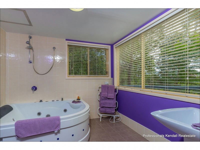 1718 Tamborine-Oxenford Road, Wongawallan QLD 4210