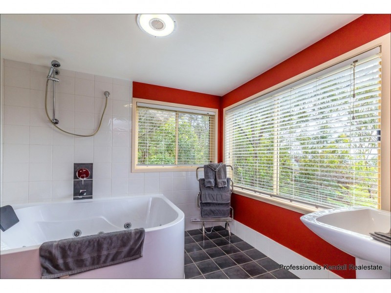 1718 Tamborine-Oxenford Road, Wongawallan QLD 4210