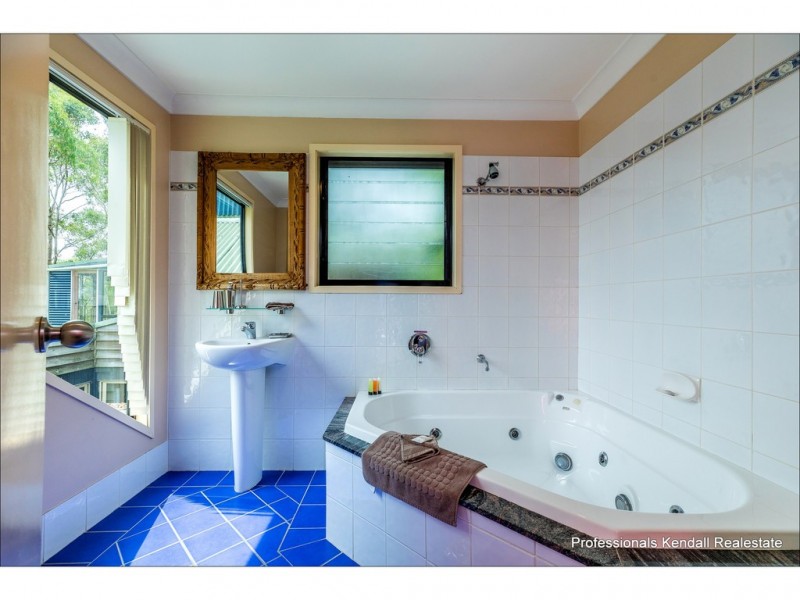 1718 Tamborine-Oxenford Road, Wongawallan QLD 4210