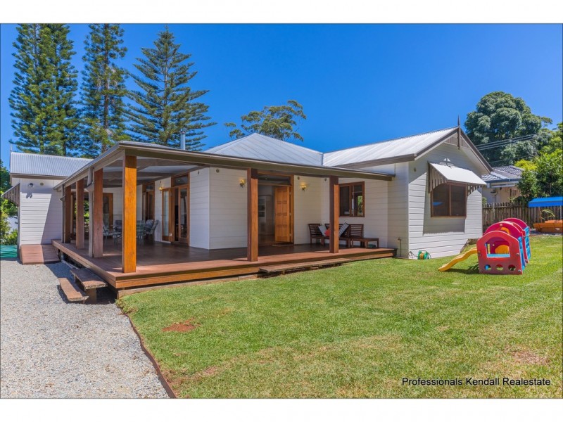 7 Beechmont Ave, Tamborine Mountain QLD 4272