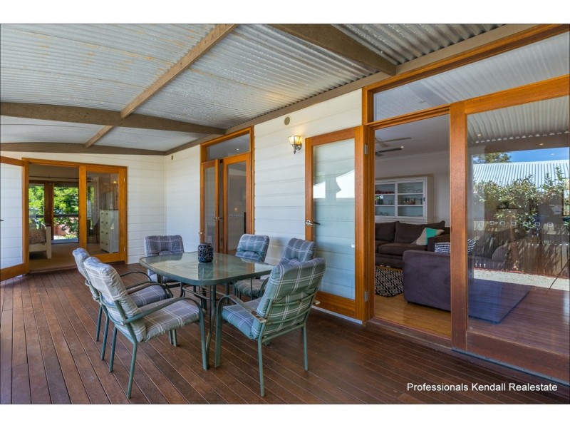 7 Beechmont Ave, Tamborine Mountain QLD 4272