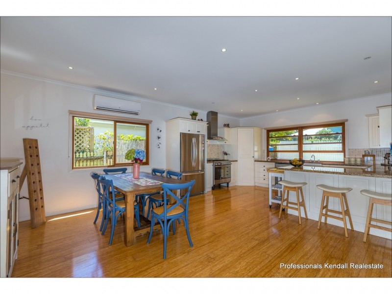 7 Beechmont Ave, Tamborine Mountain QLD 4272