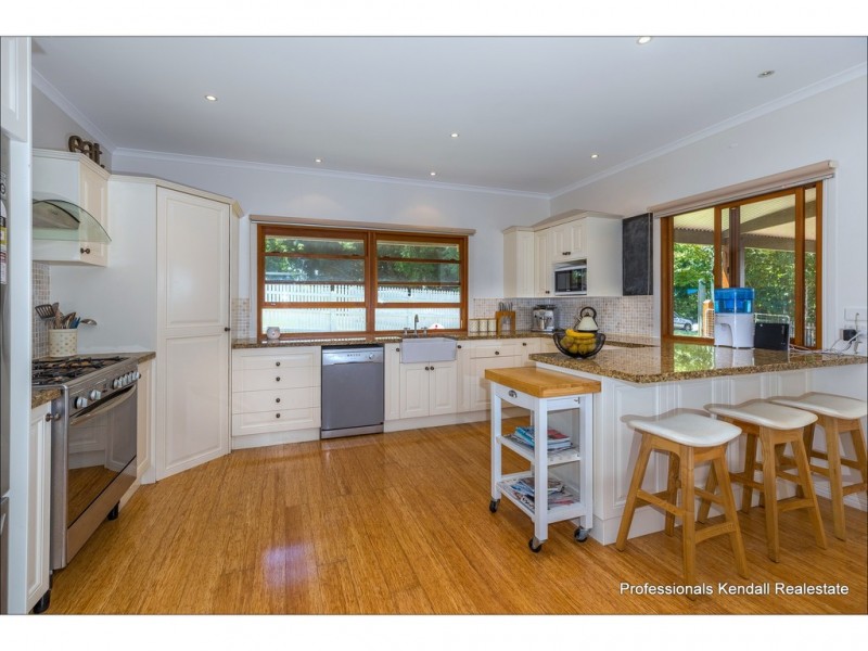 7 Beechmont Ave, Tamborine Mountain QLD 4272