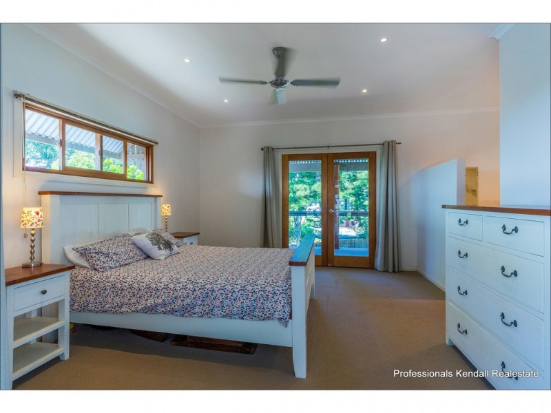 7 Beechmont Ave, Tamborine Mountain QLD 4272