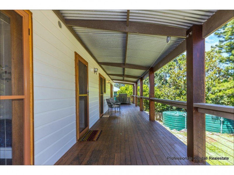 7 Beechmont Ave, Tamborine Mountain QLD 4272