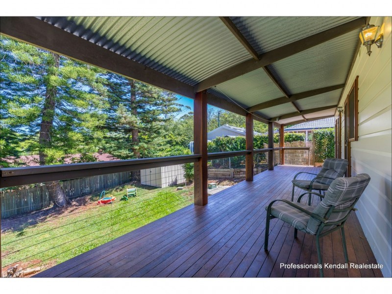 7 Beechmont Ave, Tamborine Mountain QLD 4272