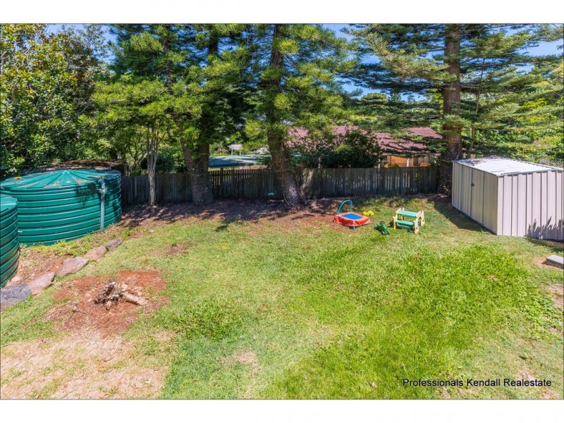 7 Beechmont Ave, Tamborine Mountain QLD 4272