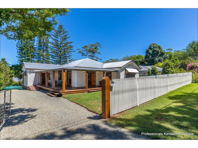 7 Beechmont Ave, Tamborine Mountain QLD 4272