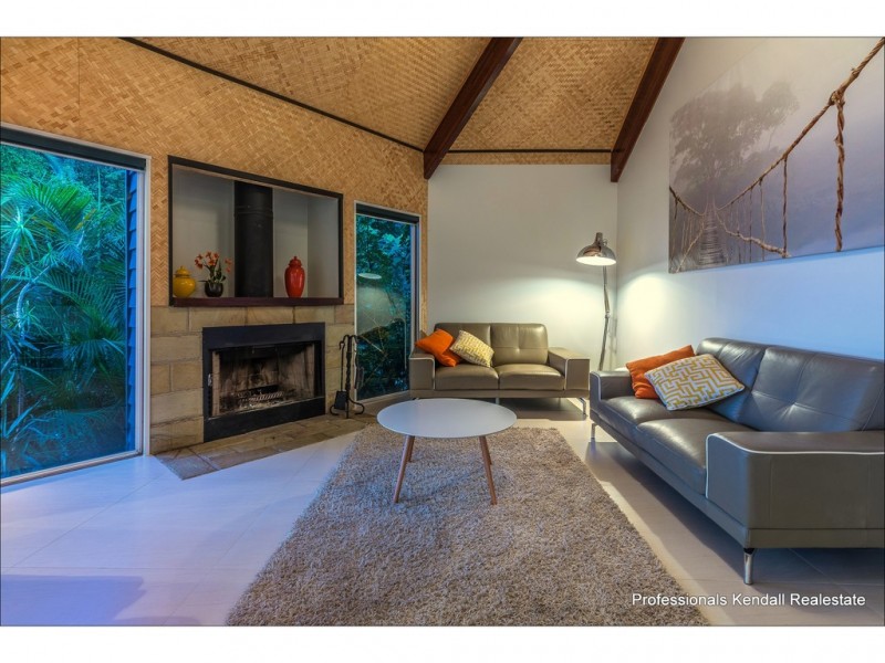 16 Erebus Court, Tamborine Mountain QLD 4272