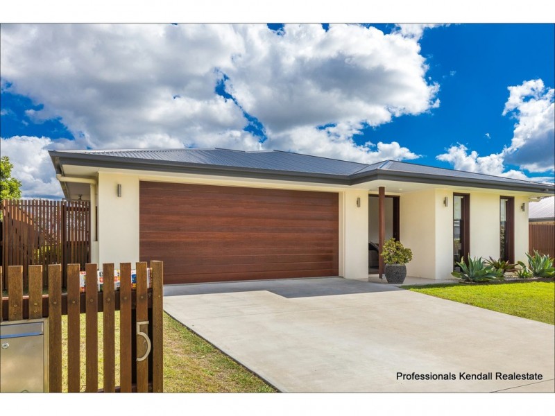 5 Charles Ave, Pimpama QLD 4209