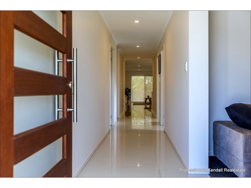 5 Charles Ave, Pimpama QLD 4209