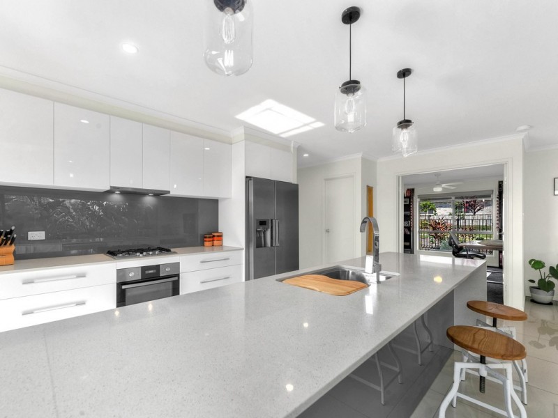 5 Charles Ave, Pimpama QLD 4209