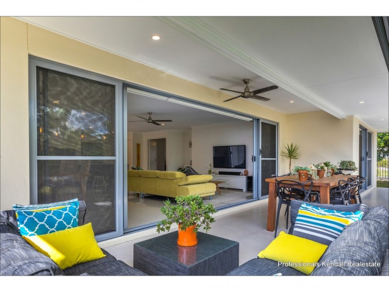 5 Charles Ave, Pimpama QLD 4209