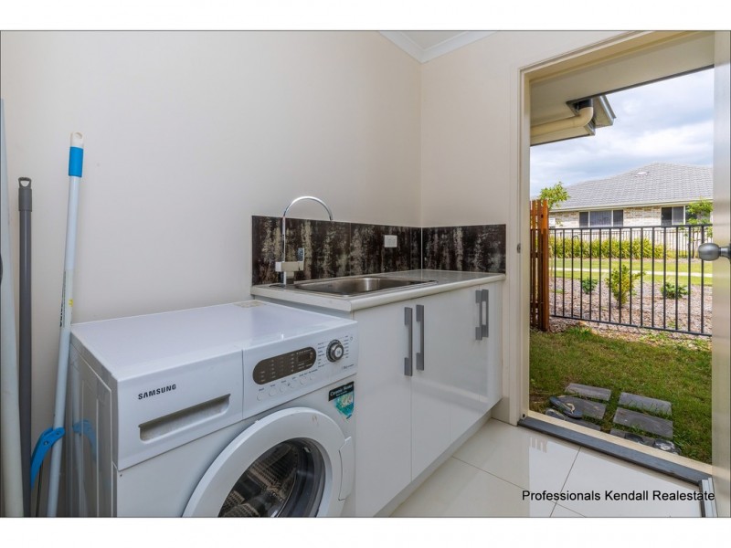 5 Charles Ave, Pimpama QLD 4209