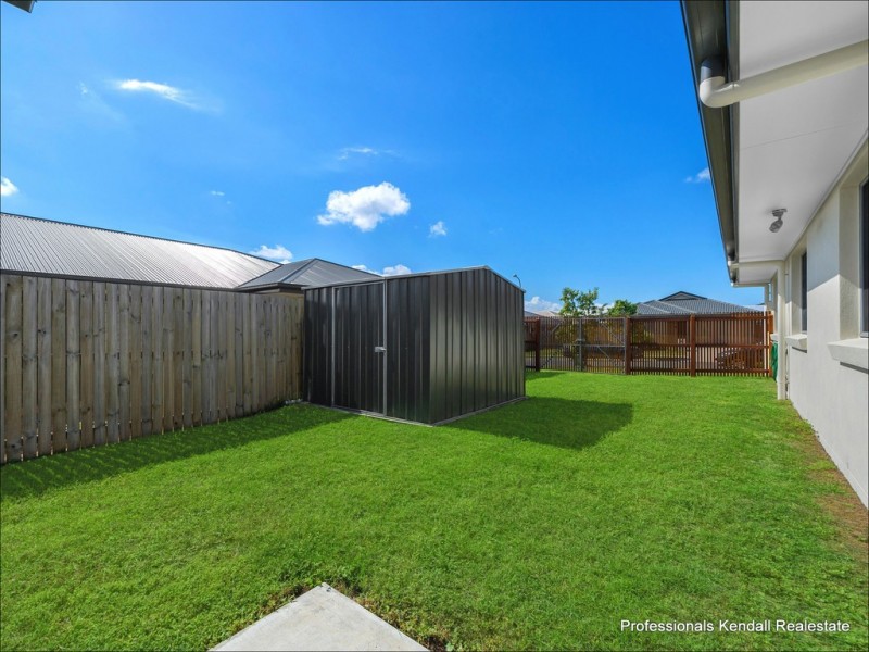 5 Charles Ave, Pimpama QLD 4209